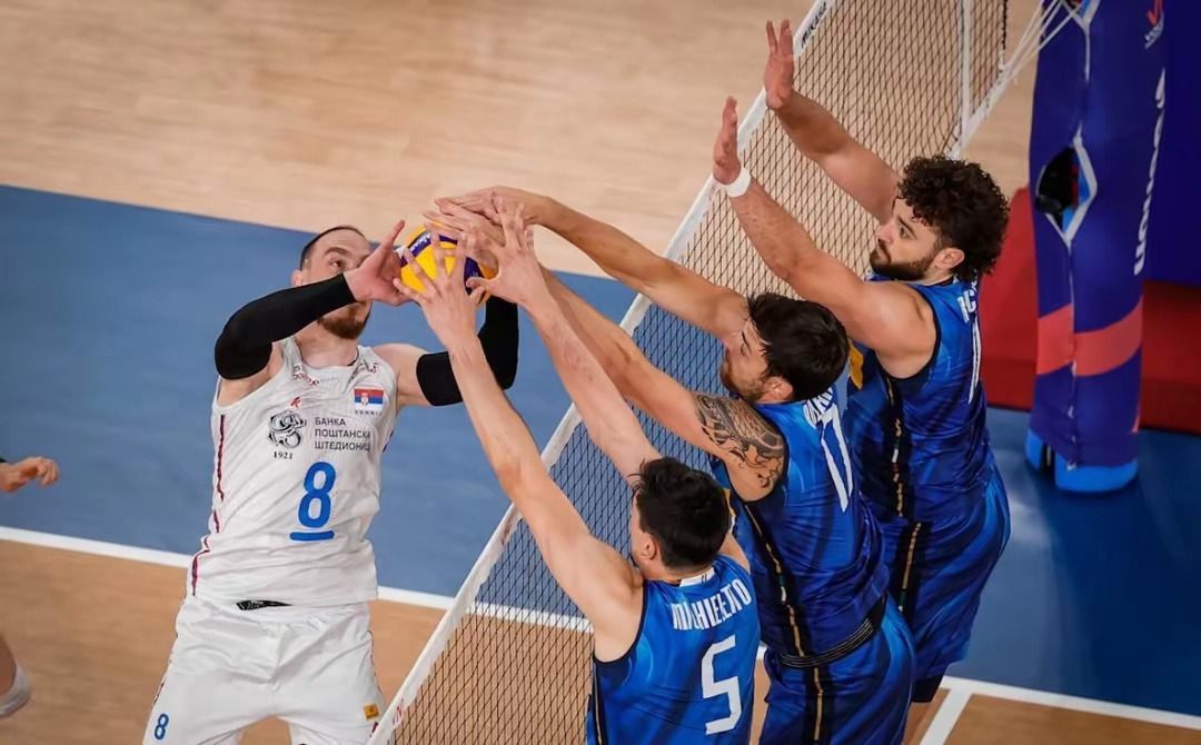 包含法国队险胜英格兰队，奥恰洛夫统治全场的词条